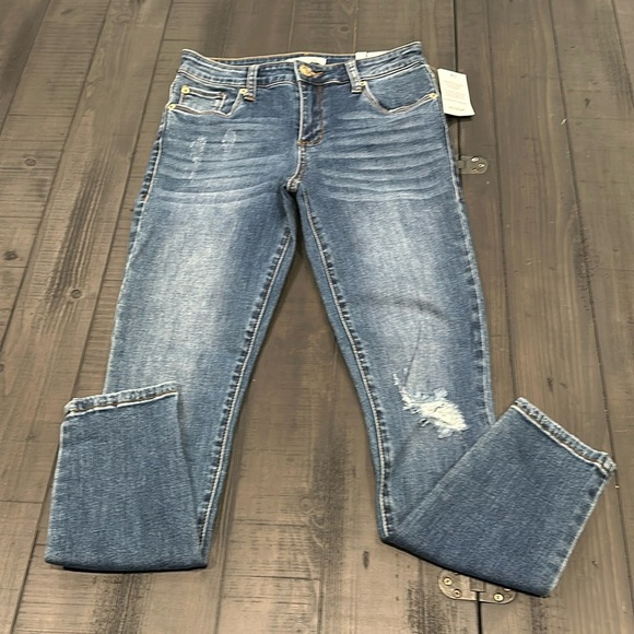 STS Blue Denim - NWT STS ankle skinny jean. Size 25. Waist flat 13.25”. Rise 9”. Inseam 26”.